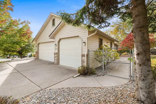 5715 N Vista Grande Dr, Otis Orchards, WA 99027