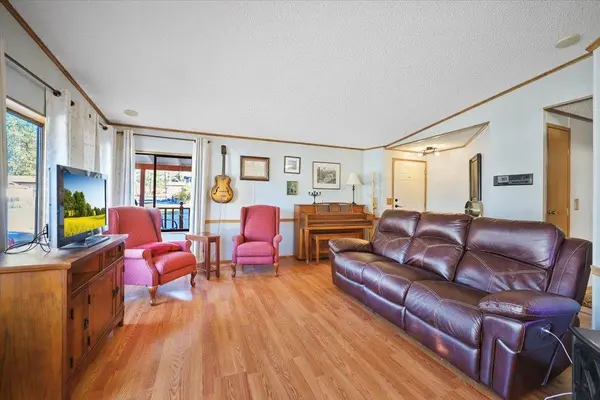 3316 E Valley Forge Ln, Mead, WA 99021