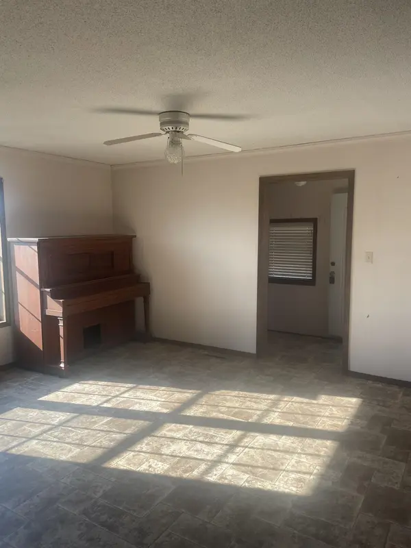 1107 Main, Kiowa, KS 67070