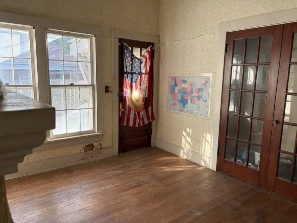 617 N Plum, Newton, KS 67114