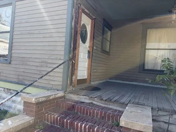 617 N Plum, Newton, KS 67114