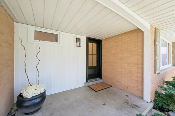 38 Yule PL, Kitchener, ON N2B 2J8