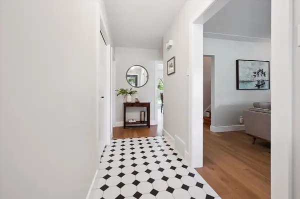 38 Yule PL, Kitchener, ON N2B 2J8