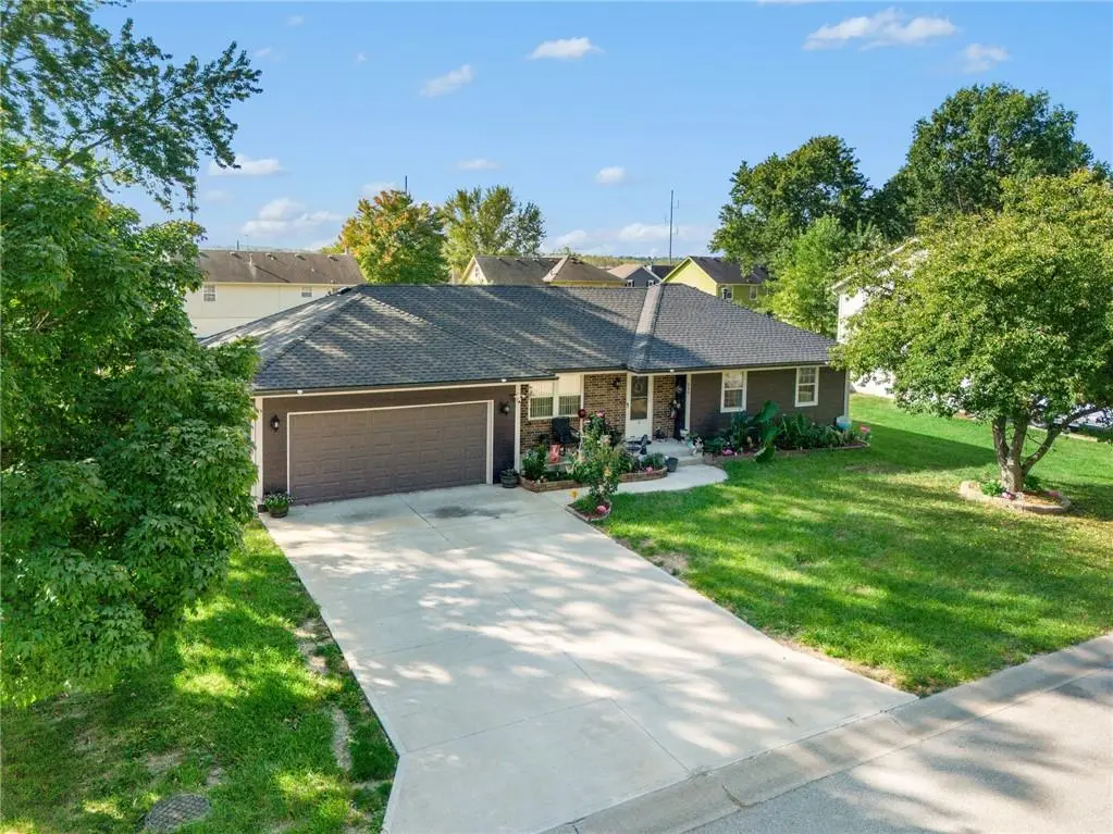 509 Broadway ST, Grain Valley, MO 64029