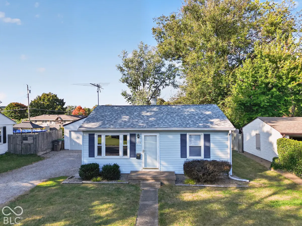 2706 13th ST, Columbus, IN 47201