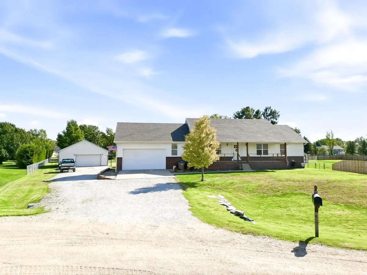 8426 S Minnesota Cir, Haysville, KS 67060