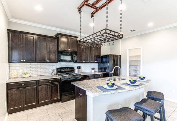 508 Nogales LN, Leander, TX 78641