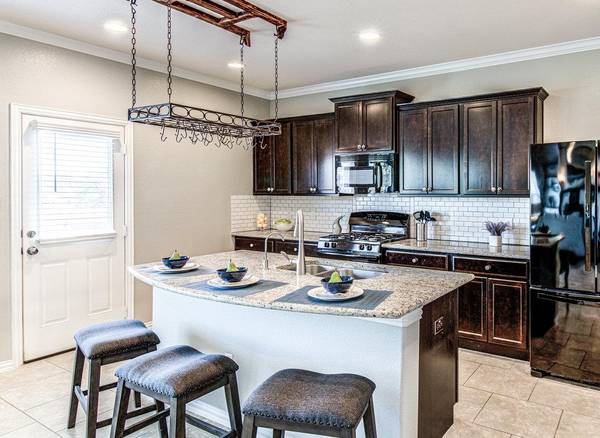 508 Nogales LN, Leander, TX 78641