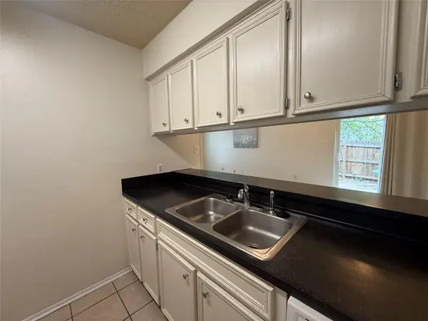 404 Creek CV #A, Round Rock, TX 78664