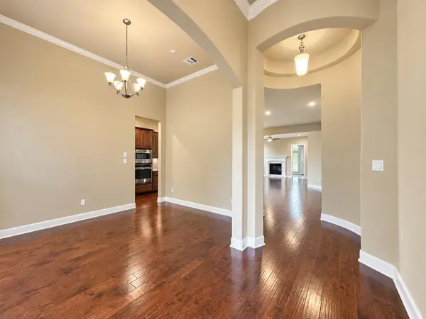 4120 Vinalopo DR, Austin, TX 78738