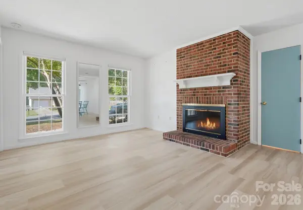 7214 Falconwood CT, Charlotte, NC 28227