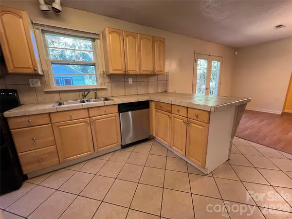 247 Seitz DR, Forest City, NC 28043