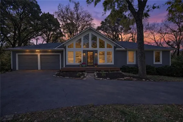 27351 W 87th ST, Lenexa, KS 66227