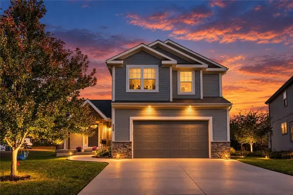 229 JENNY LN, Raymore, MO 64083
