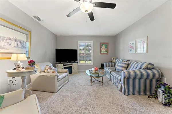 3004 VIVIENDA DR, Bradenton, FL 34207