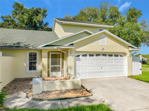 8805 COURTYARD LN, Groveland, FL 34736