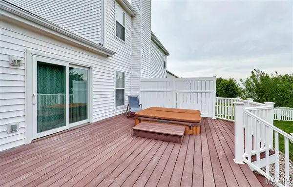 7428 Heathermoor LN, Dardenne Prairie, MO 63368