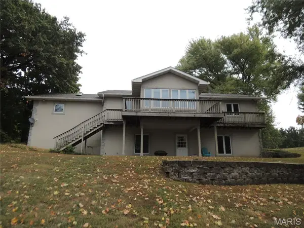 1319 Lake Shore Dr., Greenville, IL 62246