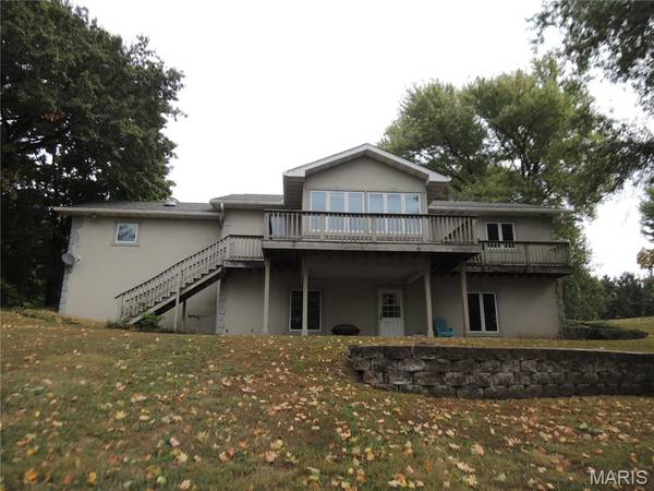 1319 Lake Shore Dr., Greenville, IL 62246