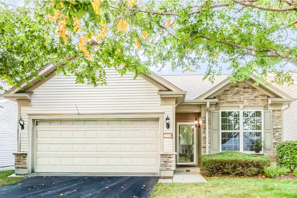 2771 Beacon Point CIR, Elgin, IL 60124