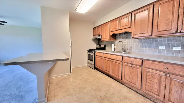 2820 Dundee RD #10B, Northbrook, IL 60062