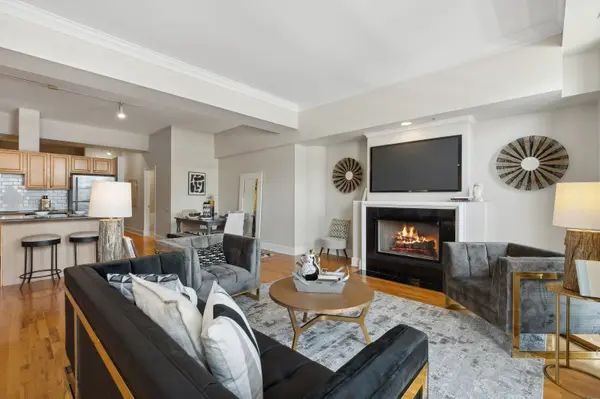 165 N CANAL ST #803, Chicago, IL 60606