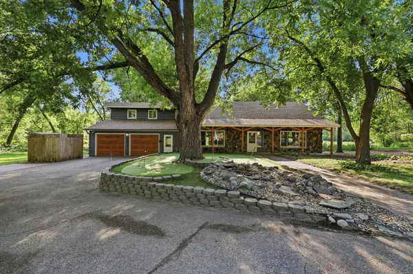 14823 Walker PL, Minnetonka, MN 55345