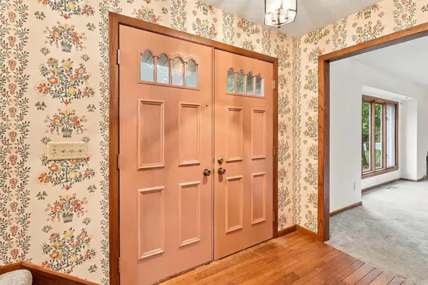 313 Brandywine DR, Burnsville, MN 55337