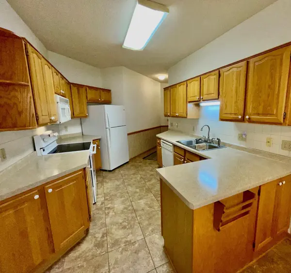 1905 Burr Oak DR #A, Austin, MN 55912