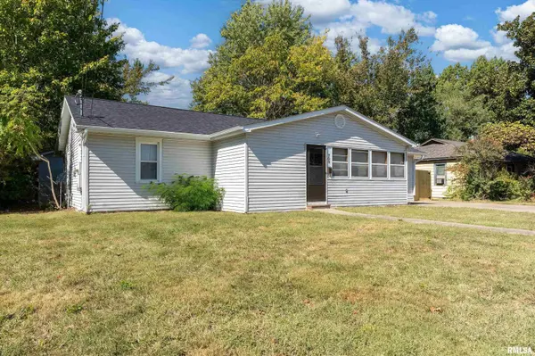 703 MULBERRY ST, Carterville, IL 62918