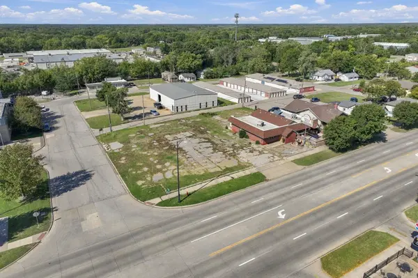 311 N Baltimore Ave, Derby, KS 67037-1603