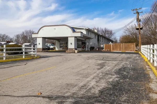 3811 W Chestnut EXPY, Springfield, MO 65802