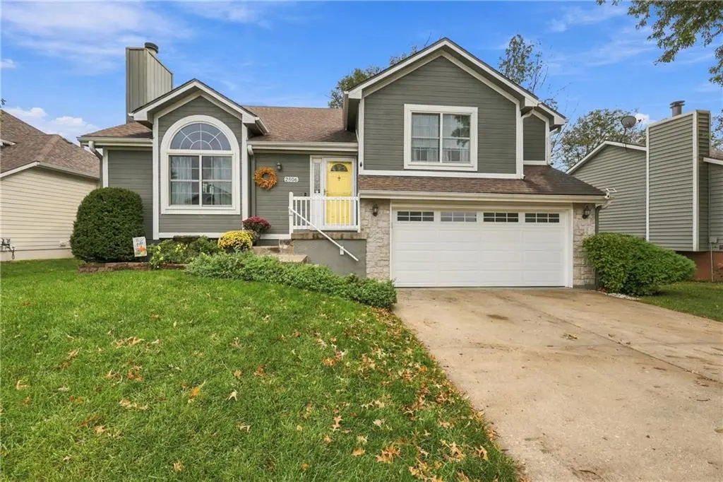 2506 NE Springbrook ST, Blue Springs, MO 64014