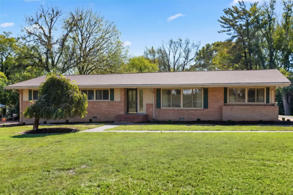 212 Pineview St, Shelbyville, TN 37160