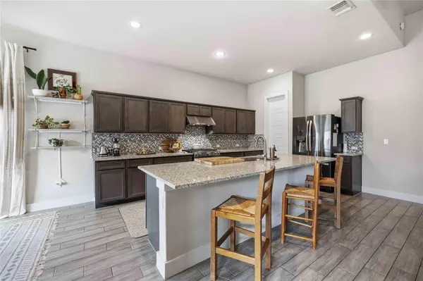 10900 American Mustang LOOP, Manor, TX 78653