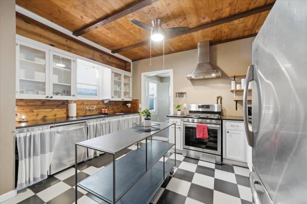 2407 Willow ST, Austin, TX 78702