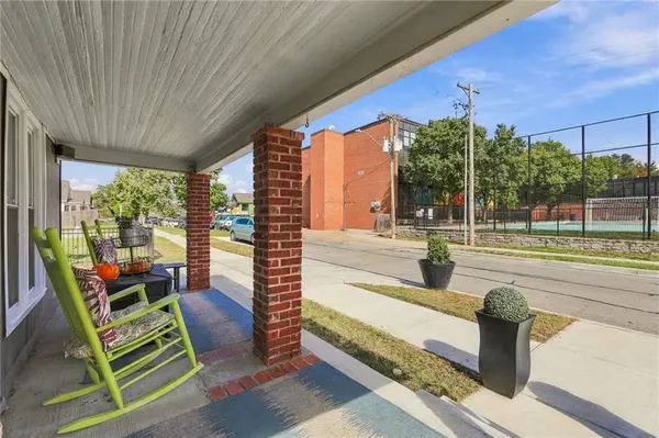 2638 Jarboe ST, Kansas City, MO 64108