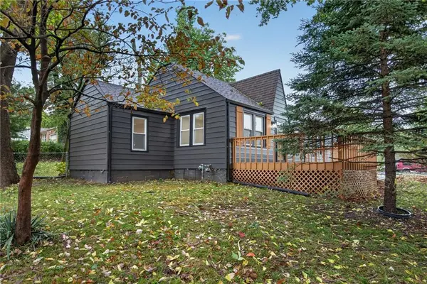 4641 N Elmwood AVE, Kansas City, MO 64117