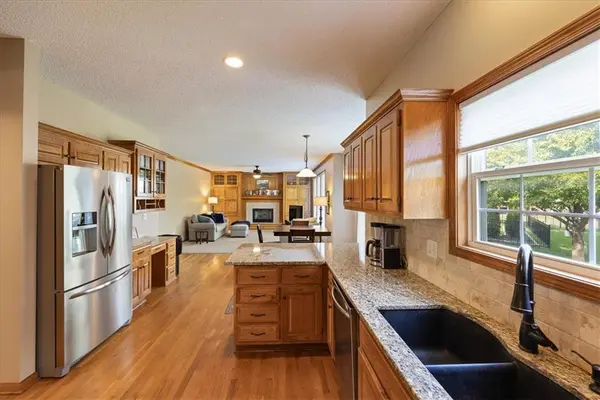 19821 W 96th TER, Lenexa, KS 66220
