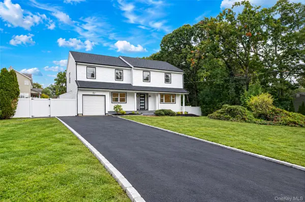 25 Avenue B, Holbrook, NY 11741
