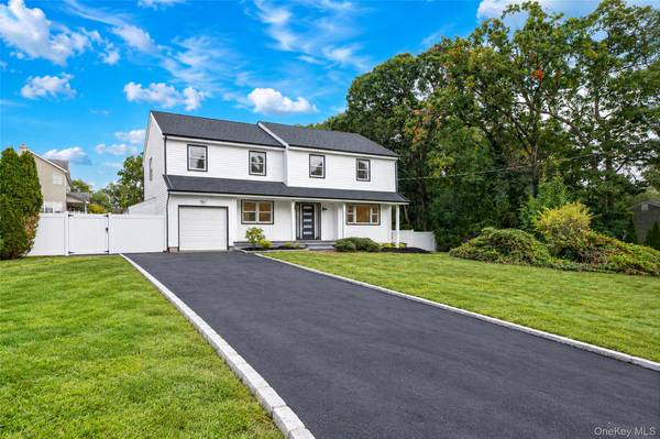 25 Avenue B, Holbrook, NY 11741