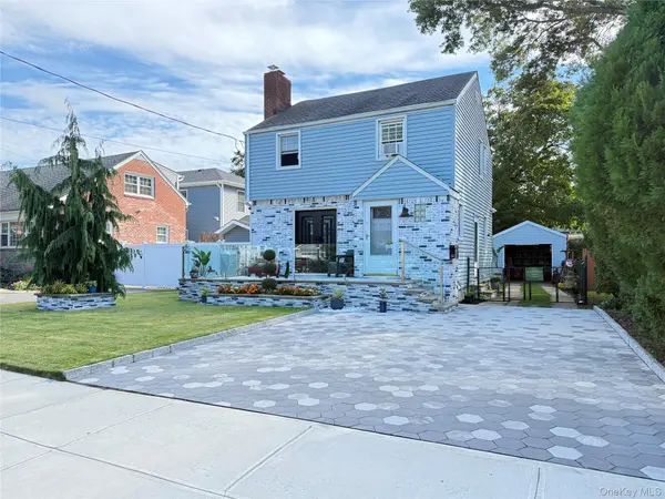 12 Cottage PL, Hempstead, NY 11550