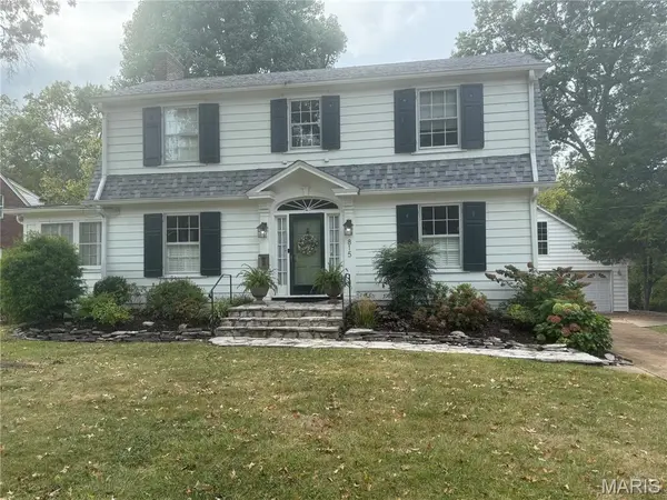 815 N Kirkwood RD, Kirkwood, MO 63122