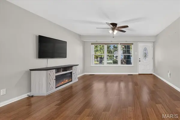 1000 Lockett RD, Des Peres, MO 63131