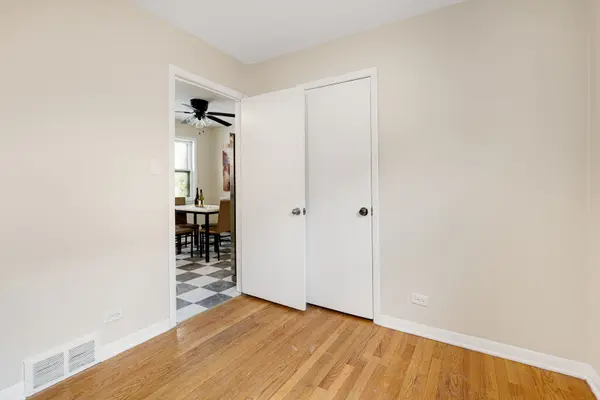 7935 S East End AVE, Chicago, IL 60617