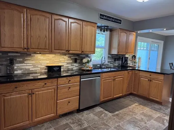2357 Beam AVE, Maplewood, MN 55109