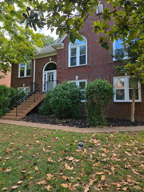 5301 Mast Pt, Hermitage, TN 37076