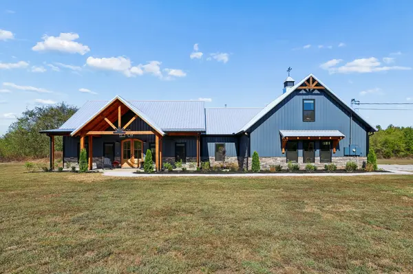 4976 Comstock Rd, Chapel Hill, TN 37034