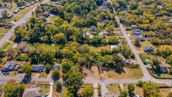 924 Hospital Dr, Madison, TN 37115