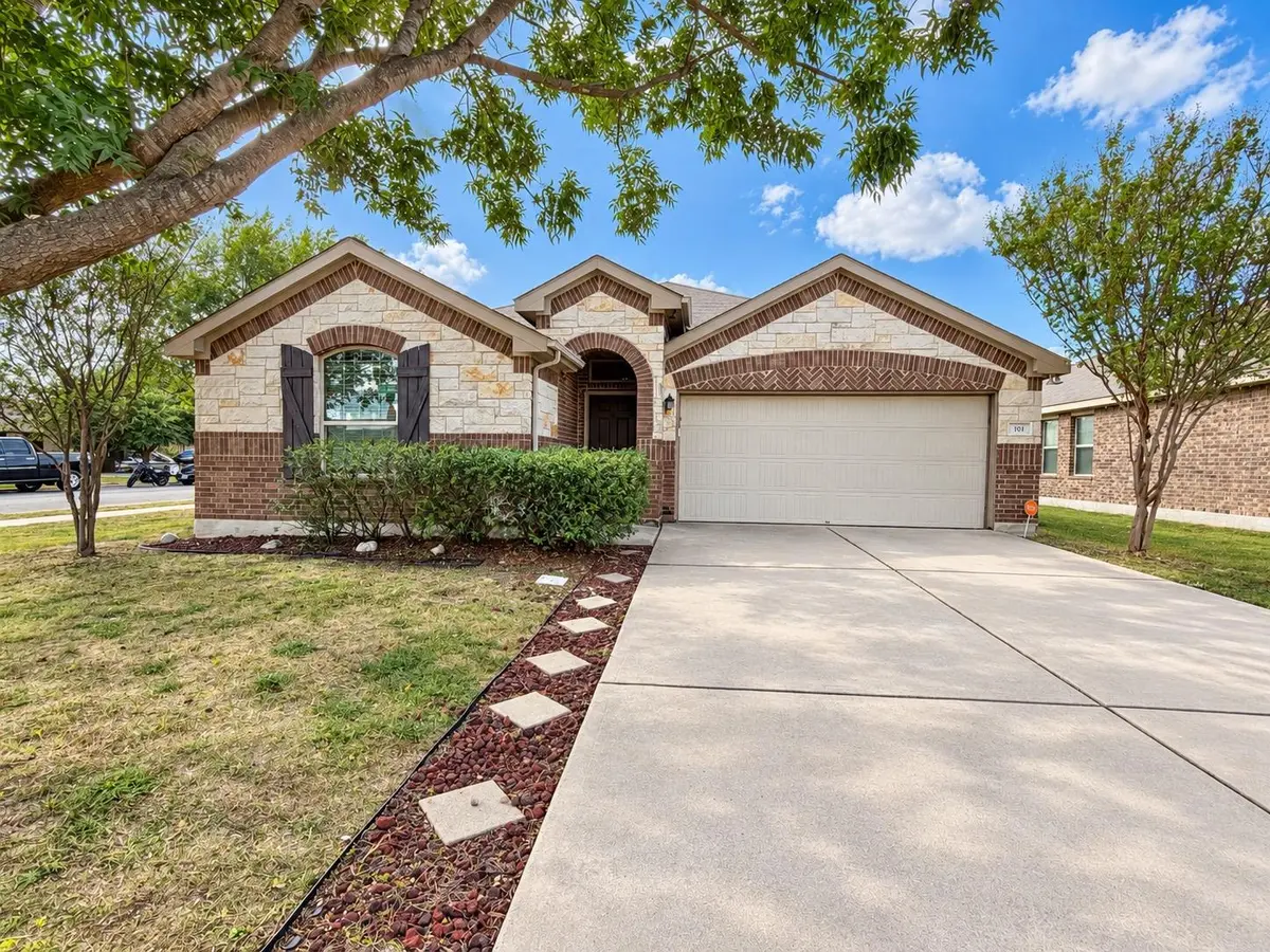 101 Marklawn LN, Hutto, TX 78634